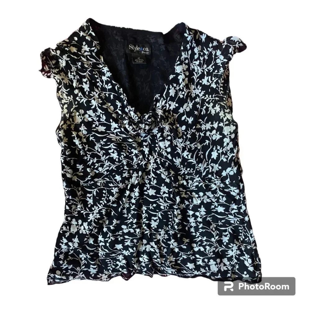 Style & Co. Y2K Petite Ladies 2 piece flowy printed skirt and blouse set size 4P